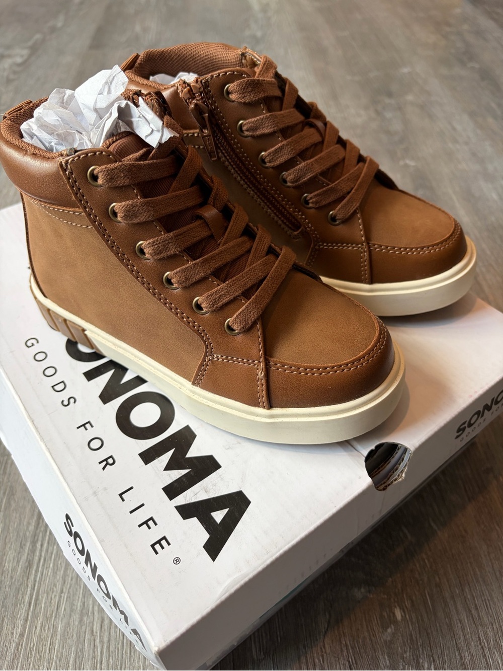 NWT Sonoma Boys Size 12 Casual Mid-Top Sneakers in Brown